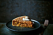 Treacle tart with cream