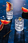 Gin and tonic with pink grapefruit