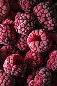 Frozen raspberries (close-up)