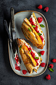 Bruschetta with goat's cheese and raspberries