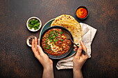 Dal Makhani mit Naan