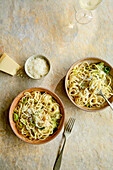 Linguine cacio e pepe with leek