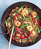 Fried rice with prawns, chicken and vegetables