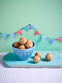 Energy balls with sesame seeds