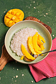 Sticky rice with mango