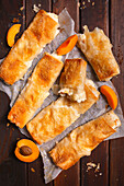 Puff pastry with cream cheese and apricots