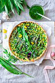 Asparagus wild garlic pie