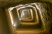 Reisegruppe erkundet die Goldmine von Ojuela.