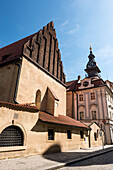 Gothic Old New Synagogue and Baroque Jewish Town Hall, Josefov, Old Town (Stare Mesto), Prague, Czechia, Europe