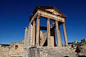 Die Ruinen der römischen Stadt Dougga, UNESCO-Weltkulturerbe, Tal von Oued Khalled, Nordwest-Tunesien, Nordafrika, Afrika