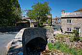 Das Dorf Thwaite im Sommer, Swaledale, Yorkshire Dales National Park, Yorkshire, England, Vereinigtes Königreich, Europa