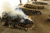 Hindu cremation, funeral pyre, Tiruchirappali, Tamil Nadu, India, Asia