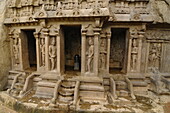 Trimurti Cave, Mahabalipuram, UNESCO World Heritage Site, Tamil Nadu, India, Asia