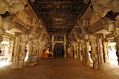 Interior of the Sri Virupaksha temple in Hampi, UNESCO World Heritage Site, Karnataka, India, Asia