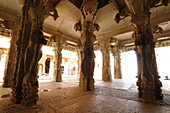 Interior of the Sri Virupaksha temple in Hampi, UNESCO World Heritage Site, Karnataka, India, Asia