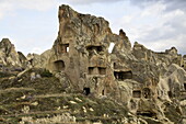 Felsformationen und Höhlenhäuser in Goreme, Kappadokien, Anatolien, Türkei, Kleinasien, Asien