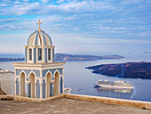 Katholische Kirche des Heiligen Markus des Evangelisten, Fira, Insel Santorin (Thira), Kykladen, Griechische Inseln, Griechenland, Europa