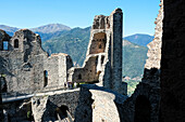 Detail der Sacra di San Michele, einer religiösen Anlage auf dem Berg Pirchiriano, an der Südseite des Val di Susa, Gemeinde Sant'Ambrogio di Torino, Metropolitanstadt Turin, Piemont, Italien, Europa