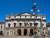 Außenansicht von La Scala, weltberühmtes Opernhaus, Piazza della Scala, Mailand, Lombardei, Italien, Europa