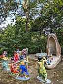 Befreiung von Aghasur, Murthis (Statuen) in Govardhan Ecovillage, Maharashtra, Indien, Asien