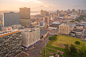 Blick von oben auf die Skyline der Stadt, Durban, Provinz KwaZulu-Natal, Südafrika, Afrika