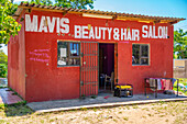 Blick auf einen Schönheitssalon im traditionellen Zulu-Dorf, Veyane Cultural Village, Khula, Khula Village, Provinz KwaZulu-Natal, Südafrika, Afrika