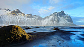 Berg Vestrahorn und Strand von Stokksnes, Südostisland, Polargebiete