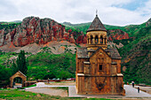 Noravank Monastery and the red mountains of Vayots Dzor, Armenia (Hayastan), Caucasus, Central Asia, Asia