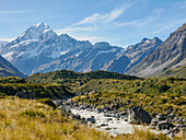 Blick auf Aoraki (Mount Cook) vom Hooker Valley Trail im Aoraki (Mount Cook) Nationalpark, UNESCO-Welterbe, Südliche Alpen, Südinsel, Neuseeland, Pazifik