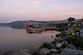 Blick auf den Sapanca-See (Sapanca Golu), ein Süßwassersee zwischen dem Golf von Izmit und der Adapazari-Wiese, Region Sapanca, Türkei, Eurasien