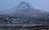 Stac Pollaidh und die Landschaft von Assynt, Nordwestliche Highlands, Schottland, Vereinigtes Königreich, Europa