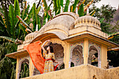 Woman at lookout point, Jaipur, Rajasthan, India, Asia