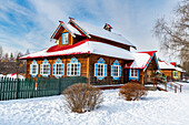 Altes Holzhaus, Volgar Manor, Harbin, Heilongjiang, China, Asien