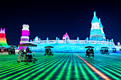 Beleuchtete Gebäude aus Eis, Ice International Ice and Snow Sculpture Festival, Harbin, Heilongjiang, China, Asien