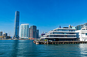 Hochhäuser im Victoria-Hafen, Hongkong, China, Asien