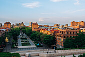 Der Blick vom Kaskadenkomplex des Berges Ararat und Eriwan, Armenien (Hayastan), Kaukasus, Zentralasien, Asien