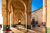 Marokko, Casablanca, der Vorplatz der Hassan-II-Moschee