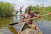 Burundi, Bugesera, northern lakes, pirogue