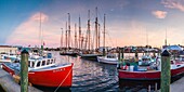 Vereinigte Staaten, Neuengland, Massachusetts, Cape Ann, Gloucester, Gloucester Schooner Festival, Schoner, Abenddämmerung