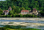 France, Dordogne, Badefols sur Dordogne along Dordogne river