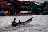 Kambodscha, Kompong Kleang oder Kampong Kleang, Stelzenhausdorf am Tonle Sap-See