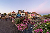 France, Somme, Amiens, Saint-Leu district, Dodane bridge, Quai Belu on the banks of the Somme river