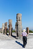 Mexiko, Bundesstaat Hidalgo, Tula de Allende, Toltekische Ausgrabungsstätte, Säulen der Atlantes auf der Pyramide des Quetzalcoatl oder des Morgensterns