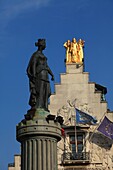 Frankreich, Nord, Lille, Grand Place de Lille, die Säule der Göttin ist ein Denkmal, eingeweiht am 8. Oktober 1845, in der Mitte des Grand'Place de Lille