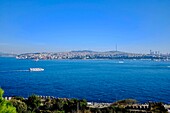 Türkei, Istanbul, historisches Zentrum, das von der UNESCO zum Weltkulturerbe erklärt wurde, Beyazit-Viertel, Topkapi-Palast, Überblick über die Bosporus-Durchfahrt und die asiatische Seite