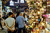 Türkei, Istanbul, historisches Zentrum, von der UNESCO zum Weltkulturerbe erklärt, Sultanahmet-Viertel, Großer Basar oder Kapali Carsi, Lampen