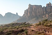 Ethiopia, Tigray regional state, Gheralta range, trekking towards Maryam Korkor's church