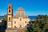 Italien, Sizilien, Äolische Inseln, von der UNESCO zum Weltkulturerbe erklärt, Insel Lipari, Lipari, Concattedrale di San Bartolomeo (St. Bartholomäus-Kathedrale) (Luftaufnahme)