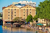 Frankreich, Paris, Stalingrad, das Becken der Villette, quai de la Loire