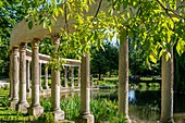 France, Paris, Parc Monceau, Naumachie, oval basin bordered by a Corinthian colonnade